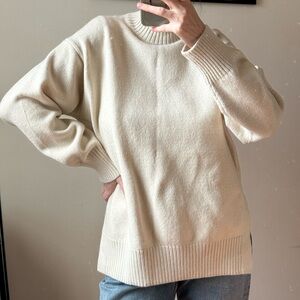 H&M turtleneck sweater in a cream / Size S
